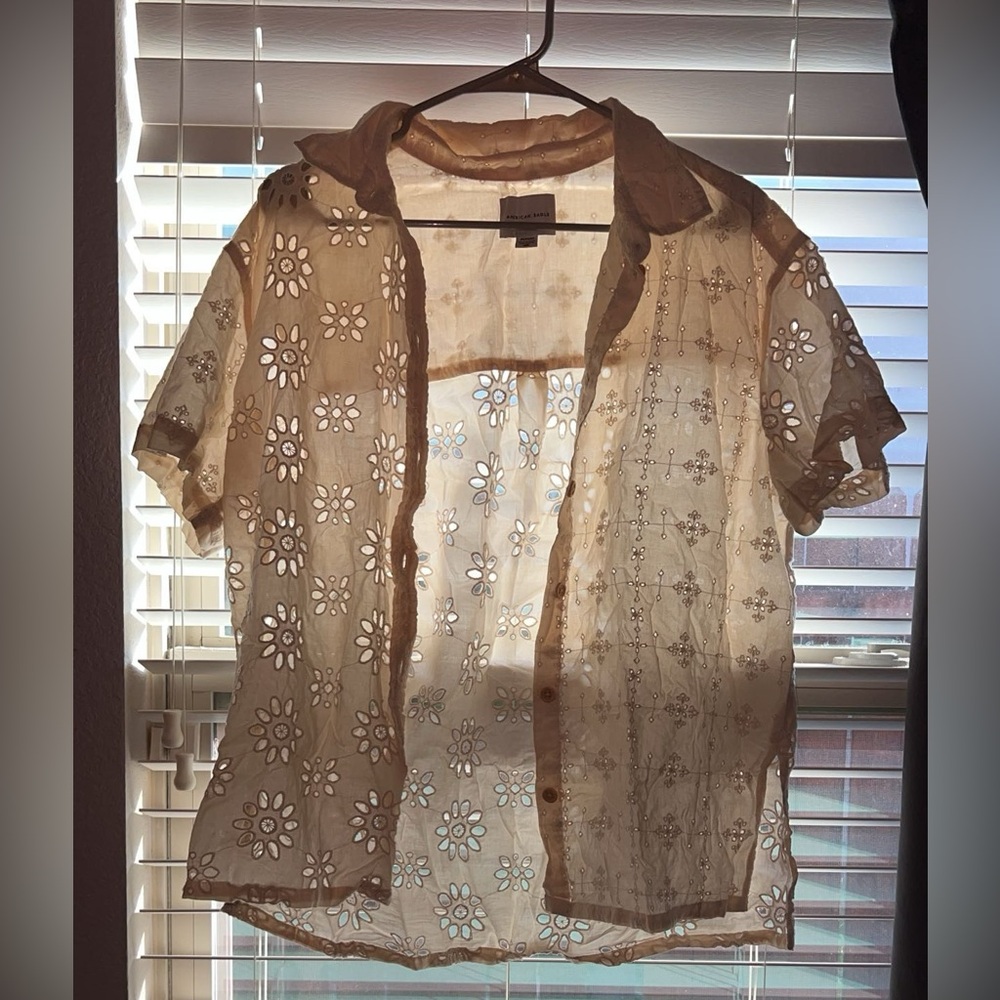 AE Cream Summer Button Top